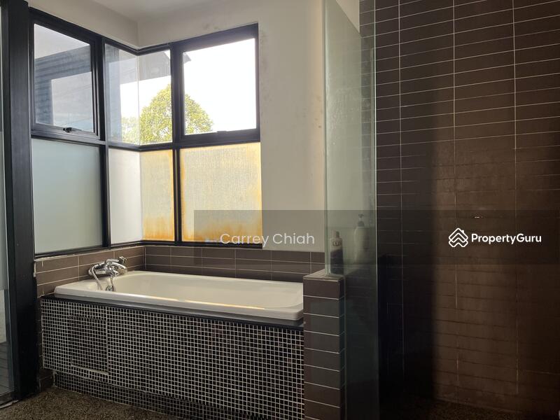 Untuk Dijual - Lake Edge