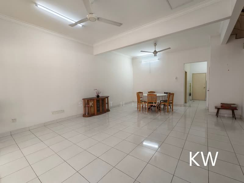2-storey Terraced House for Sale in Kota Kemuning (Shah Alam) - SK Thiam - Living Room - PropertyGuru.com.my