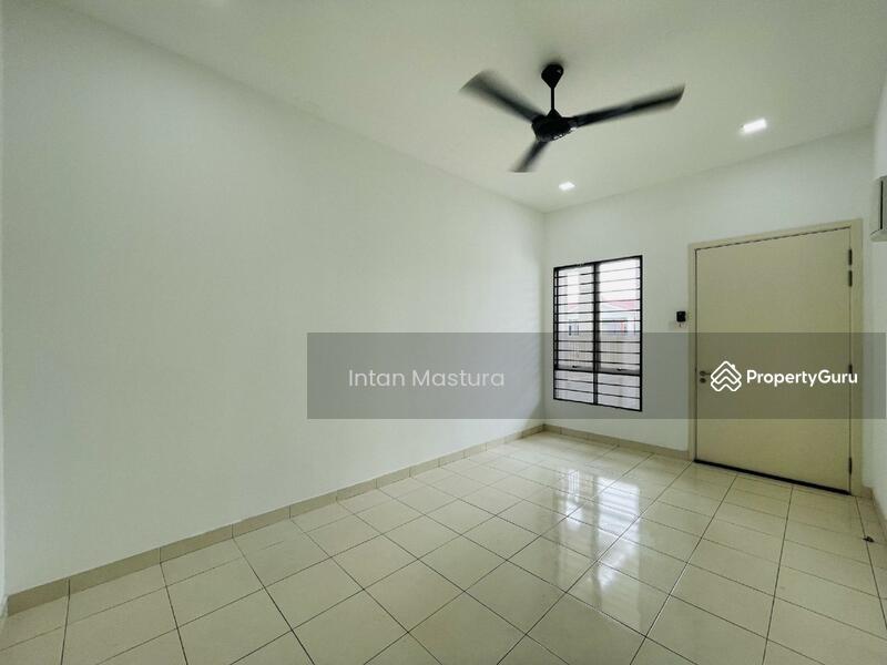 1-storey Terraced House for Sale in Saujana Utama (Puncak Alam) - Intan Mastura - PropertyGuru.com.my