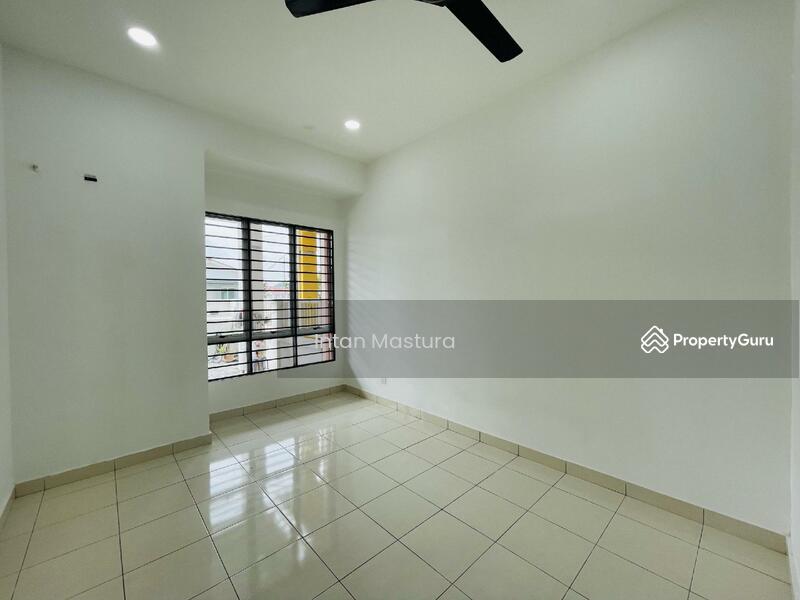 1-storey Terraced House for Sale in Saujana Utama (Puncak Alam) - Intan Mastura - PropertyGuru.com.my