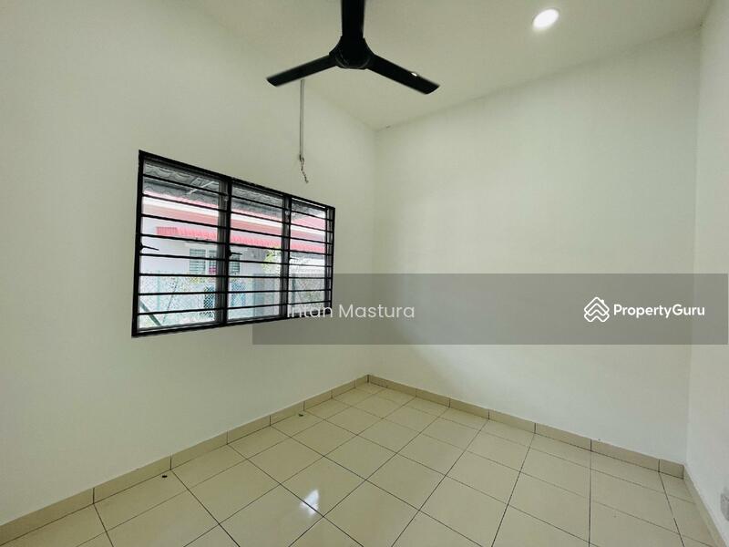 1-storey Terraced House for Sale in Saujana Utama (Puncak Alam) - Intan Mastura - PropertyGuru.com.my