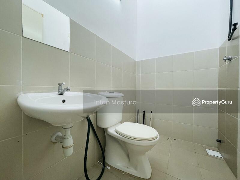 1-storey Terraced House for Sale in Saujana Utama (Puncak Alam) - Intan Mastura - PropertyGuru.com.my