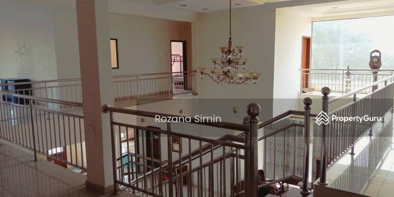 Untuk Dijual - EXCLUSIVE DESIGN, 2STOREY BUNGALOW WITH HUGE EXTRA LAND