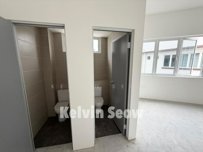 Shop for Rent in Paya Terubong (Ayer Itam) - Kelvin Seow - Bathroom - PropertyGuru.com.my
