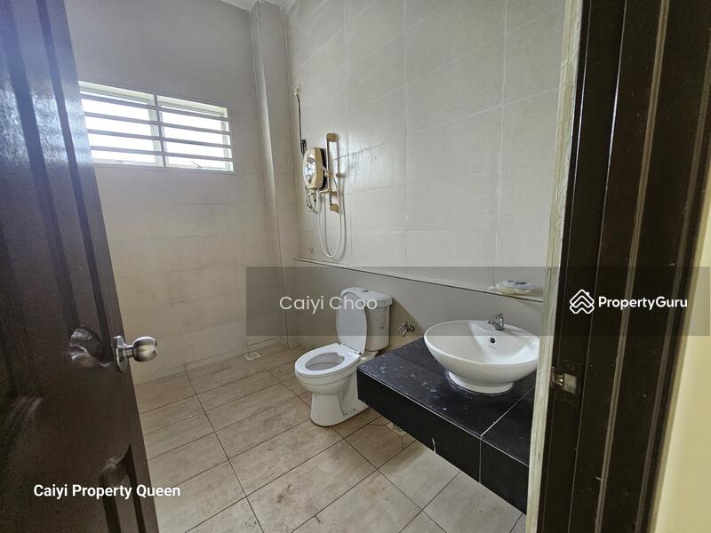 For Sale - Freehold corner single storey semidetached in Klebang harmoni for sale