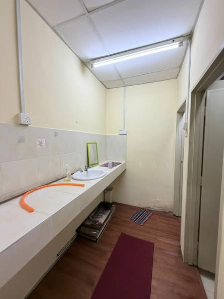 Shop / Office for Rent in Larkin (Johor Bahru) - Alviss Tay - Bathroom - PropertyGuru.com.my