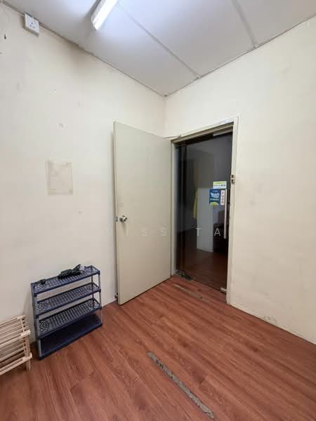 Shop / Office for Rent in Larkin (Johor Bahru) - Alviss Tay - Interior - PropertyGuru.com.my