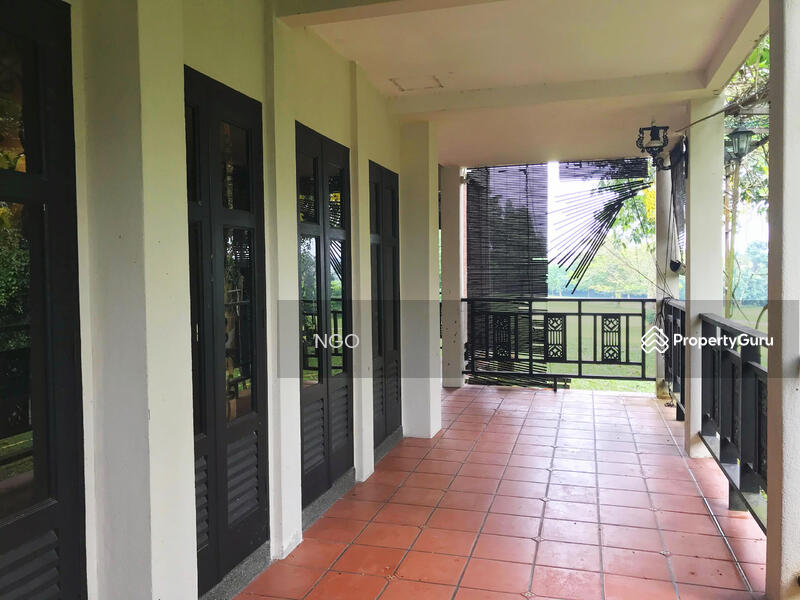 Untuk Dijual - Balinese Style Double Storey Bungalow Banang Golf & Country Villa
