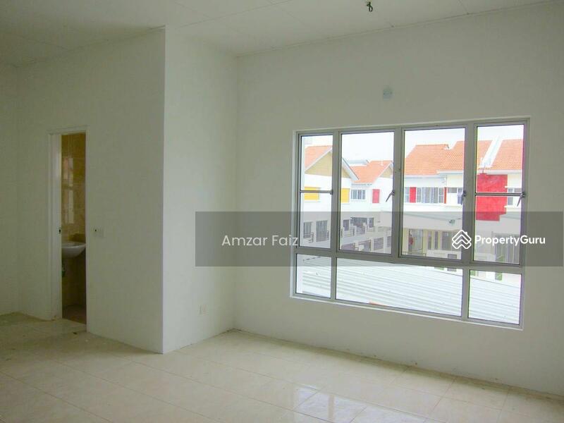 2-storey Terraced House for Sale in Setia Indah (Setia Alam) - Amzar Faiz - PropertyGuru.com.my