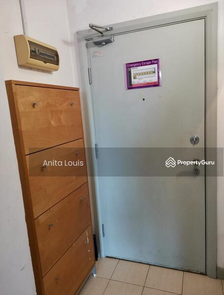 Built in shoe cabinet at the entrance