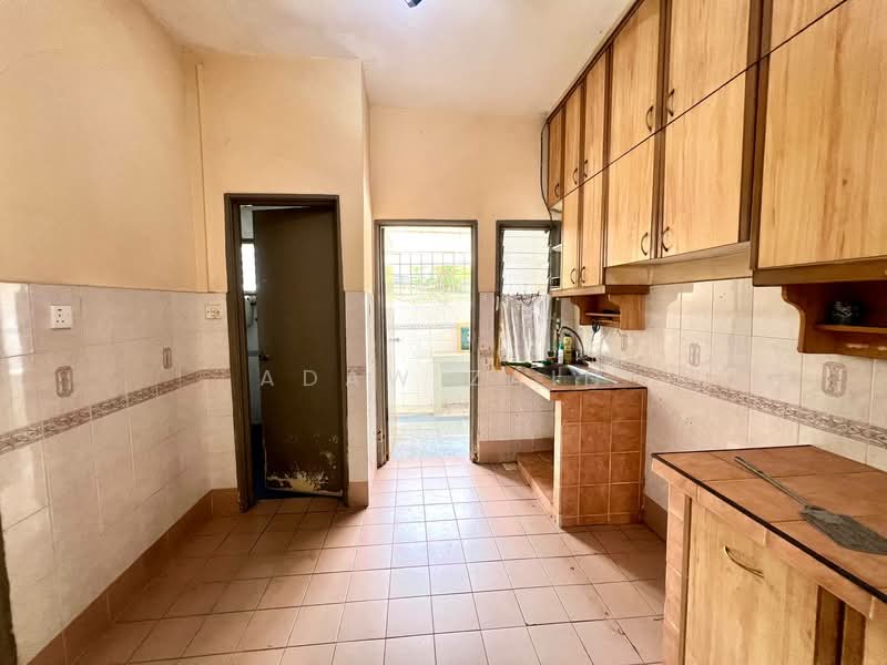 Rumah Teres untuk Disewa di Shah Alam (Selangor) - Adaw Zain - Kitchen - PropertyGuru.com.my