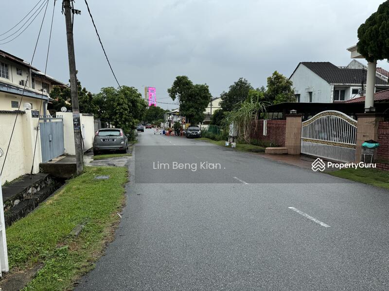Untuk Disewa - corner lot double storey terraced house taman megah