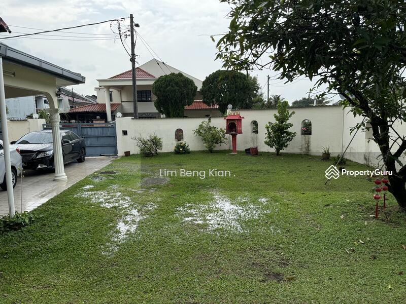 Untuk Disewa - corner lot double storey terraced house taman megah