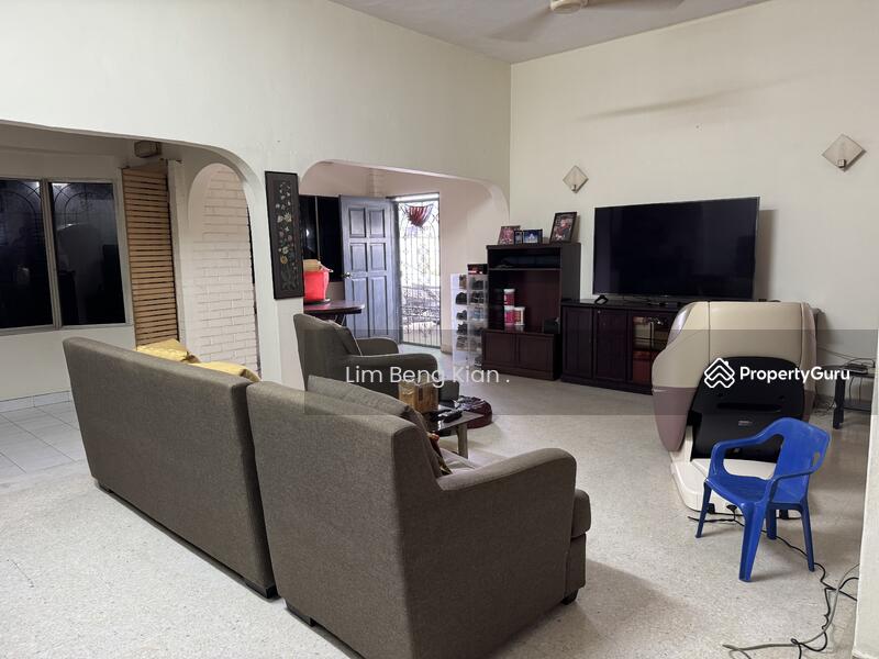 Untuk Disewa - corner lot double storey terraced house taman megah