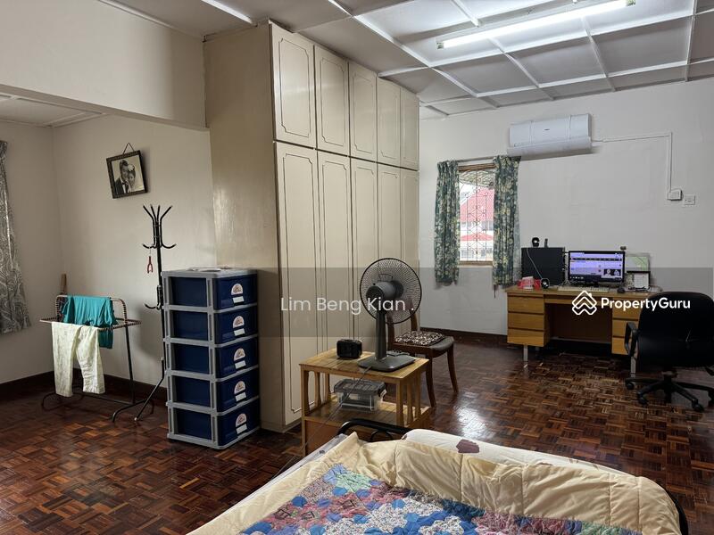 Untuk Disewa - corner lot double storey terraced house taman megah