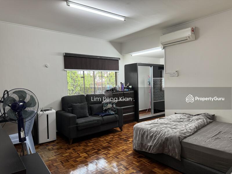 Untuk Disewa - corner lot double storey terraced house taman megah