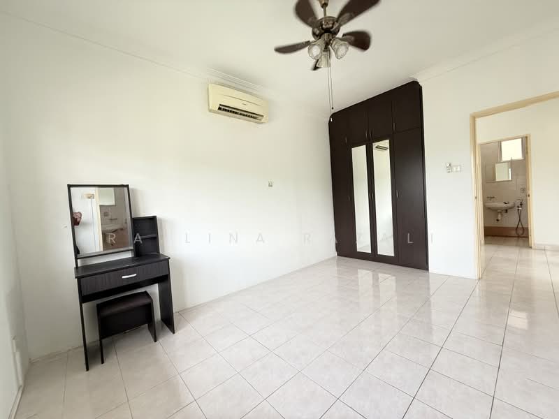 Condominium for Sale at De Rozelle - Razlina Razali - Bedroom - PropertyGuru.com.my