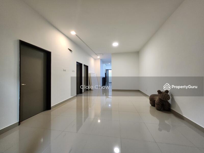 Spacious living hall 