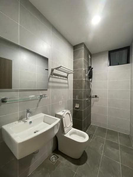 Kediaman Servis untuk Dijual di Twin Tower Residence - Vchelle. C - PropertyGuru.com.my