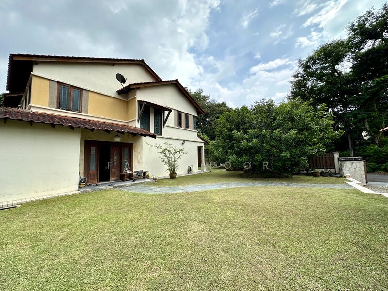 Untuk Dijual - A Spacious 2.5-Storey Bungalow @ Seksyen 11, Shah Alam