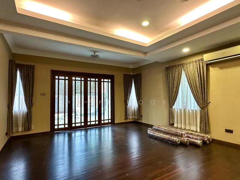 Untuk Dijual - A Spacious 2.5-Storey Bungalow @ Seksyen 11, Shah Alam