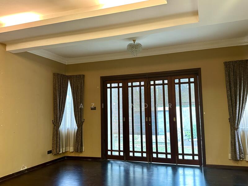Untuk Dijual - A Spacious 2.5-Storey Bungalow @ Seksyen 11, Shah Alam