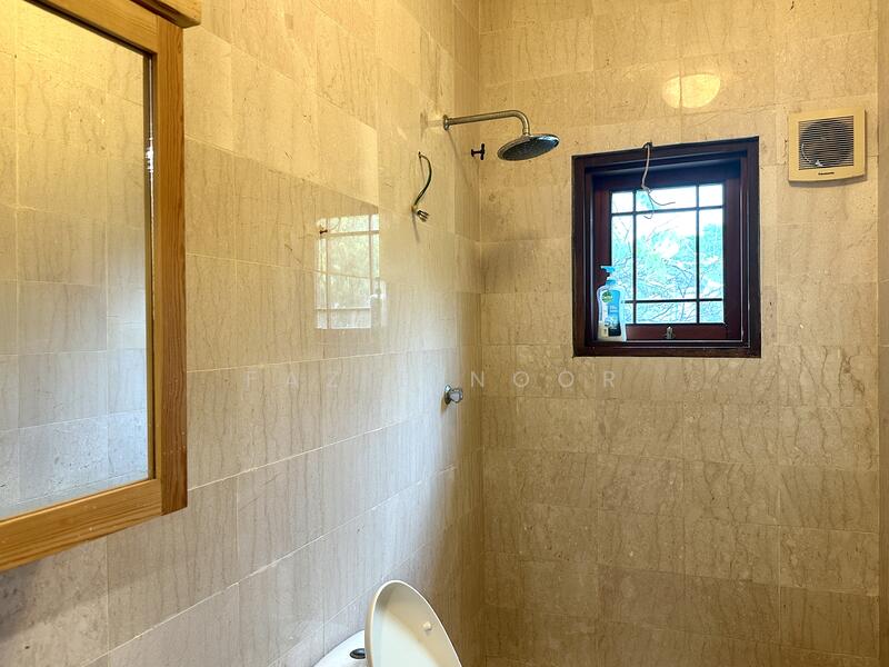 Untuk Dijual - A Spacious 2.5-Storey Bungalow @ Seksyen 11, Shah Alam