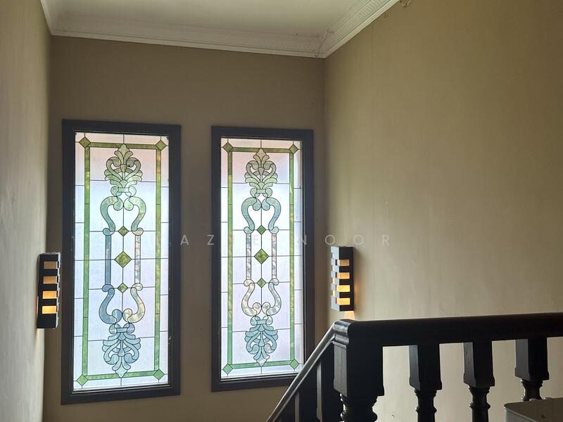 Untuk Dijual - A Spacious 2.5-Storey Bungalow @ Seksyen 11, Shah Alam