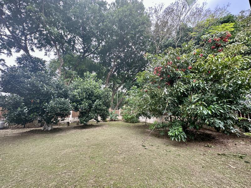 Untuk Dijual - A Spacious 2.5-Storey Bungalow @ Seksyen 11, Shah Alam