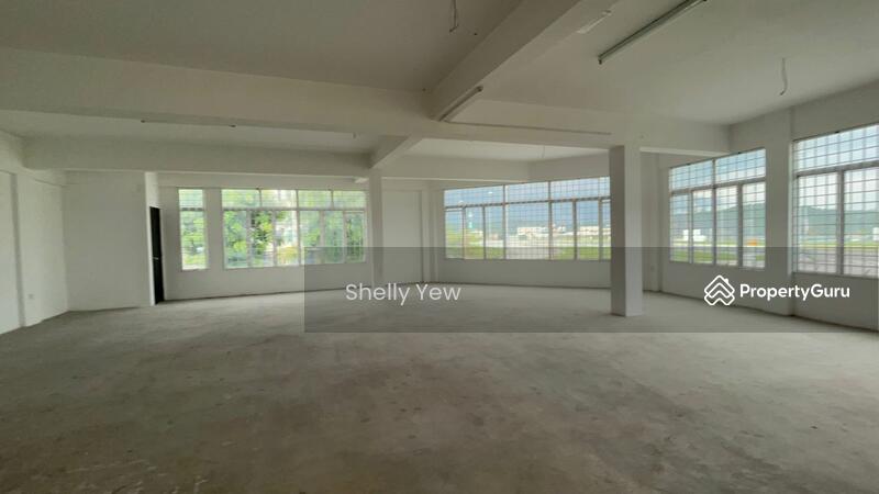 For Rent - 7200 sqft Detached Commercial Shop Office Main Road Frontage