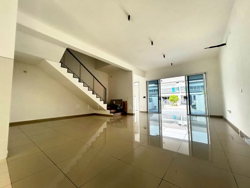 2-storey Terraced House for Sale in Bandar Serenia (Dengkil) - Pit Zahid - Living Room - PropertyGuru.com.my