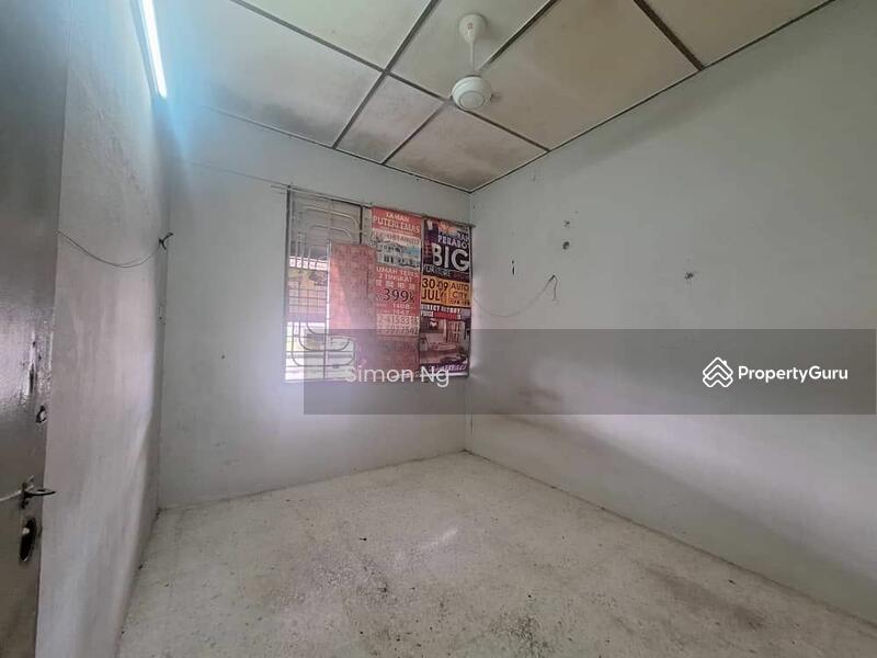 Untuk Dijual - Semi-D house at Taman Usaha