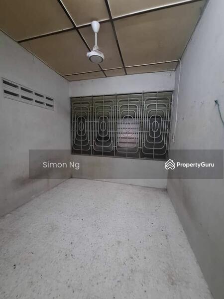 Untuk Dijual - Semi-D house at Taman Usaha