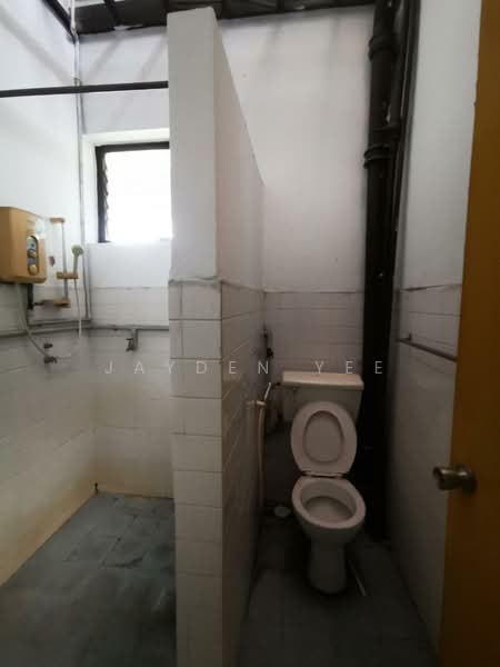 1-storey Terraced House for Sale in Taman Overseas Union (Taman Oug) (Jalan Klang Lama (Old Klang Road)) - Jayden Yee - Bathroom - PropertyGuru.com.my