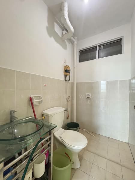 Apartment for Sale at Lake View Suites - Sharon Wong Shu Shien - Bathroom - PropertyGuru.com.my