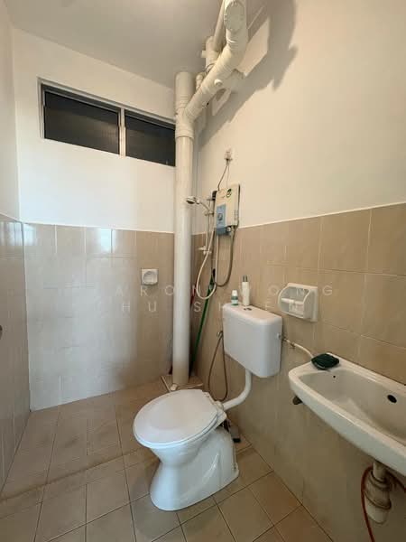 Apartment for Sale at Lake View Suites - Sharon Wong Shu Shien - Bathroom - PropertyGuru.com.my