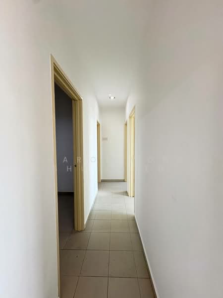 Apartment for Sale at Lake View Suites - Sharon Wong Shu Shien - Corridor - PropertyGuru.com.my