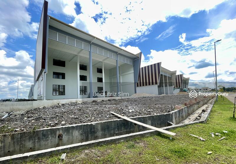 Untuk Dijual - Detached Showroom, Pines Square, Batu Kawa