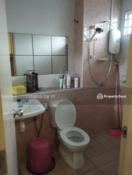 Downstairs bathroom 