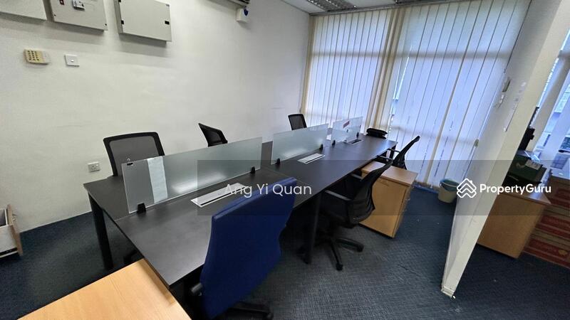For Sale - Damansara perdana, Adjoining Office, With lift, top floor