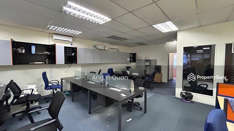 For Sale - Damansara perdana, Adjoining Office, With lift, top floor