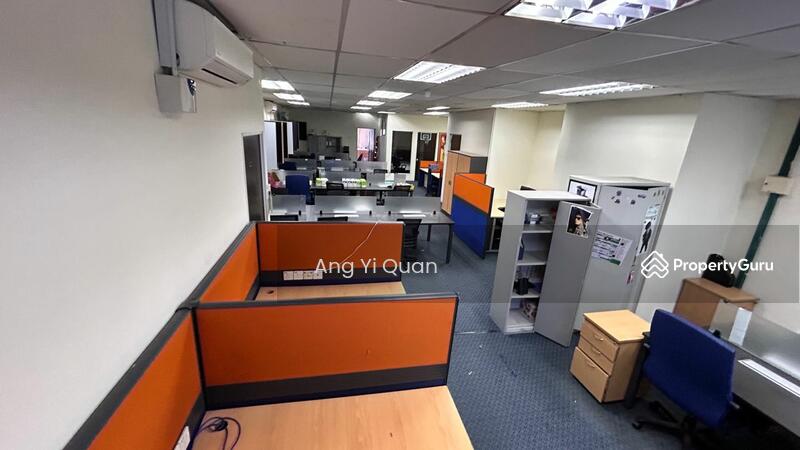 For Sale - Damansara perdana, Adjoining Office, With lift, top floor
