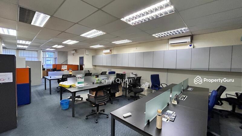 For Sale - Damansara perdana, Adjoining Office, With lift, top floor