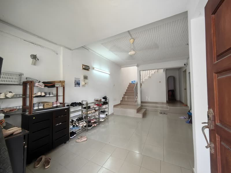 Rumah Teres 2-Tingkat untuk Disewa di SS15 (Subang Jaya) - Alps Tan - Entrance - PropertyGuru.com.my