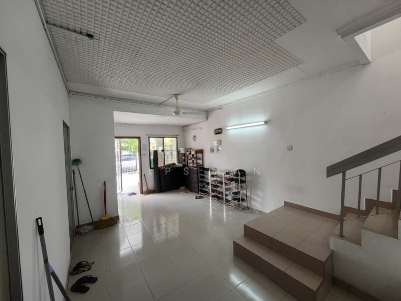 Rumah Teres 2-Tingkat untuk Disewa di SS15 (Subang Jaya) - Alps Tan - Living Room - PropertyGuru.com.my
