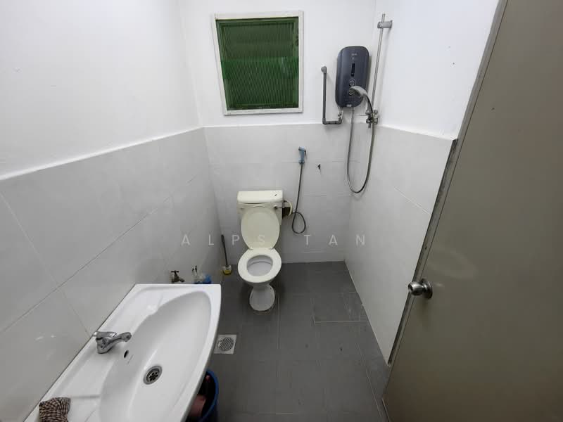 Rumah Teres 2-Tingkat untuk Disewa di SS15 (Subang Jaya) - Alps Tan - Bathroom - PropertyGuru.com.my