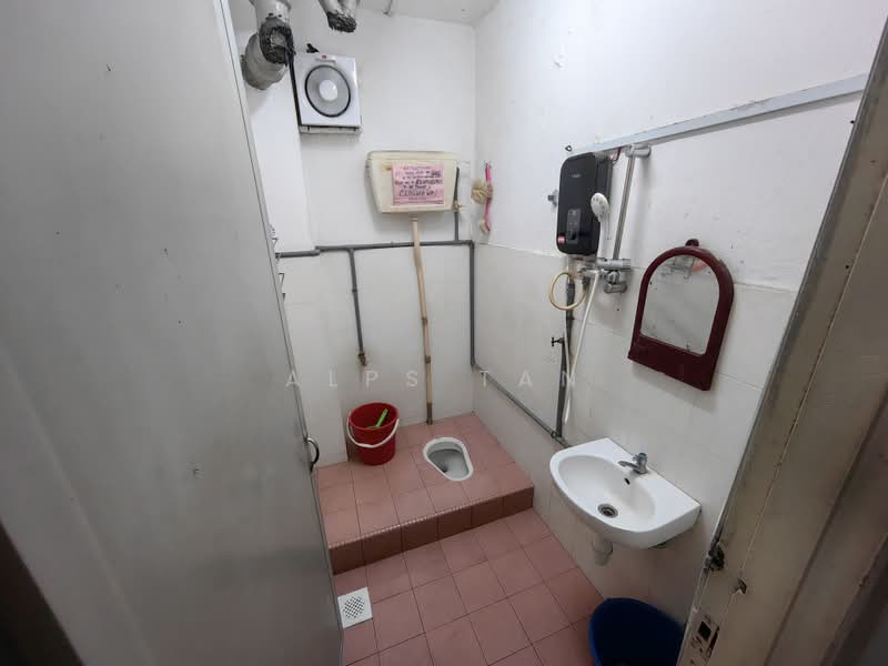Rumah Teres 2-Tingkat untuk Disewa di SS15 (Subang Jaya) - Alps Tan - Bathroom - PropertyGuru.com.my