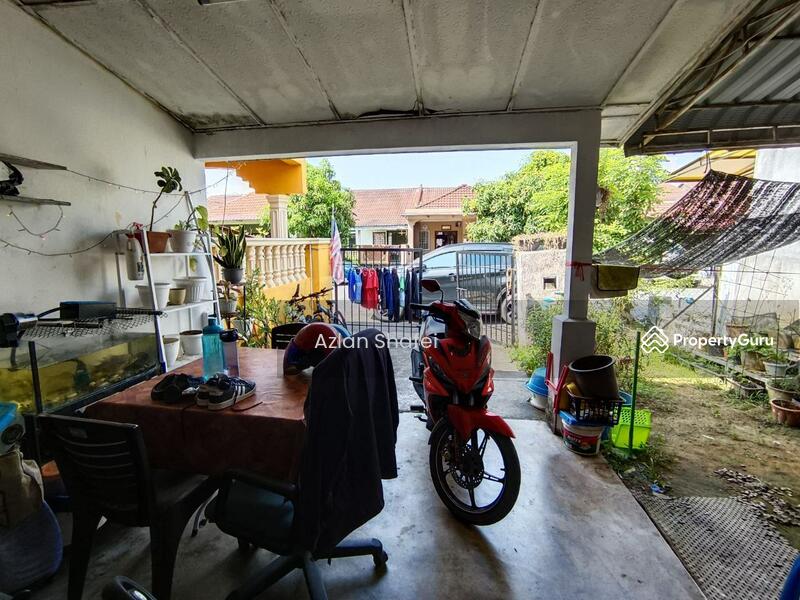 1-storey Terraced House for Sale in Desa Pinggiran Putra (Dengkil) - Azlan Shafei - PropertyGuru.com.my