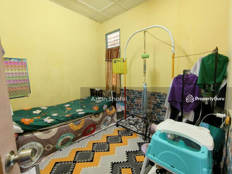 1-storey Terraced House for Sale in Desa Pinggiran Putra (Dengkil) - Azlan Shafei - PropertyGuru.com.my