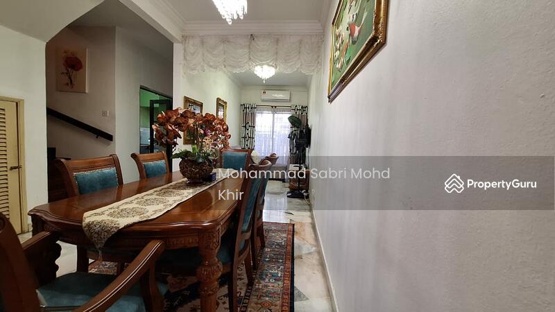 Dining area. 